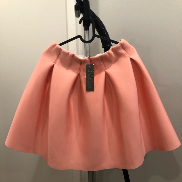 Gracia- Skirt in Salmon Pink - Picture 5 of 7